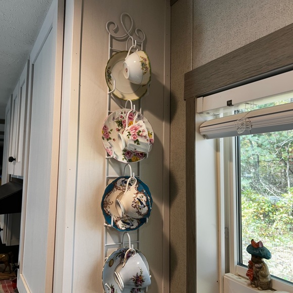 White Metal Wall Hook Rack - Picture 8 of 9